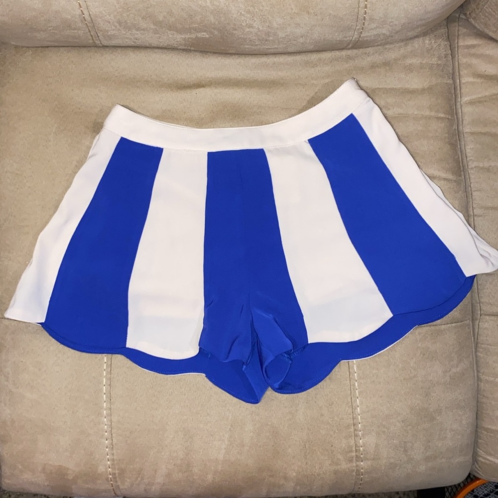 Scalloped Shorts, Blue & Ivory: Sz. Small (NWT)